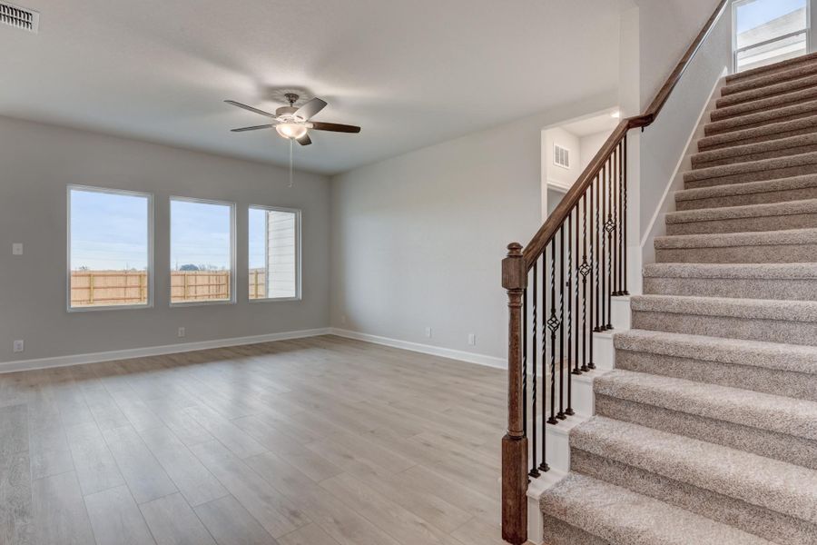 Representative unfurnished interior of a home built from the Jordan by Ashton Woods in Hennersby Hollow, San Antonio (Image 20).