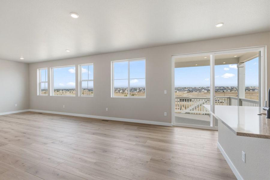 Spacious, unfurnished interior of a new home in The Aurora Highlands, Aurora (Image 13).
