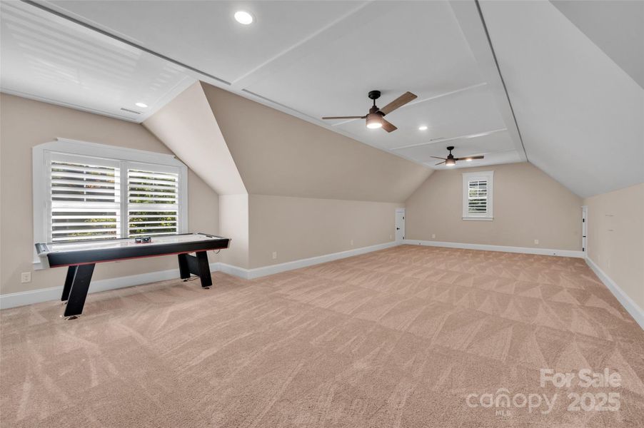 Bonus room, spacious Bonus room, spacious