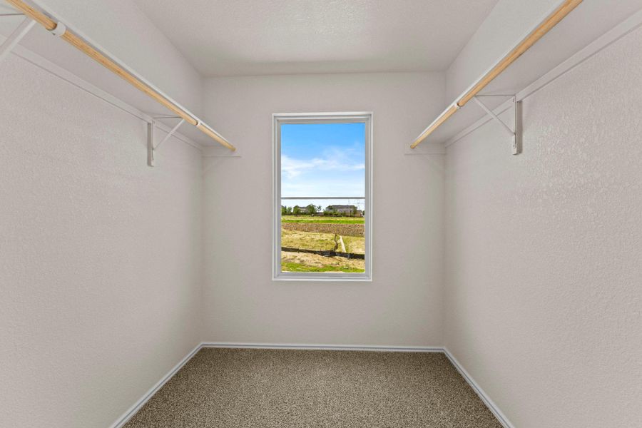 Spacious, unfurnished interior of a new home in Avenida, Converse (Image 26).
