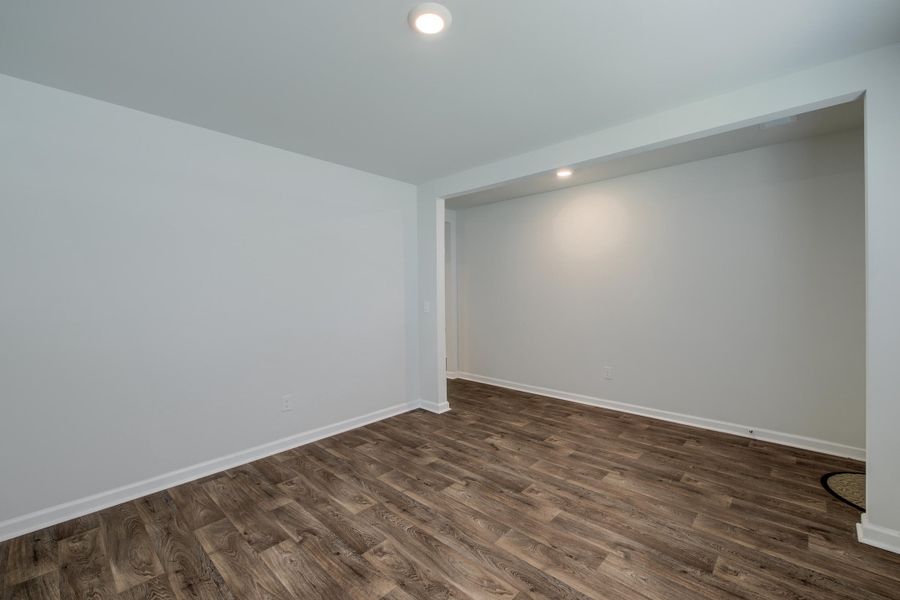 Spacious, unfurnished interior of a new home in Stone Ridge, Moncks Corner (Image 28).