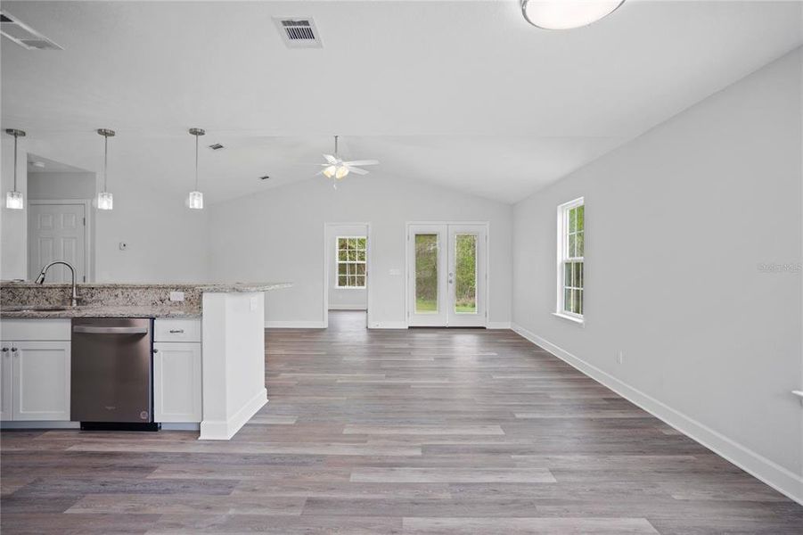 Spacious, unfurnished interior of a new home in , Blountstown (Image 11).