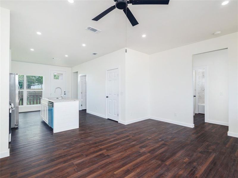 Spacious, unfurnished interior of a new home in , Brownwood (Image 26).