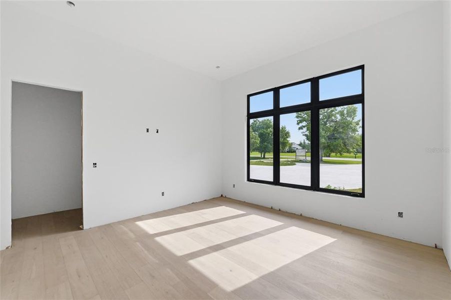 Spacious, unfurnished interior of a new home in Stonelake Ranch, Thonotosassa (Image 6).