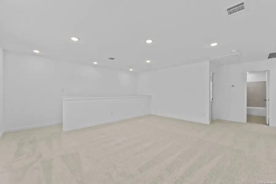 Spacious, unfurnished interior of a new home in Brookmill, San Antonio (Image 23).