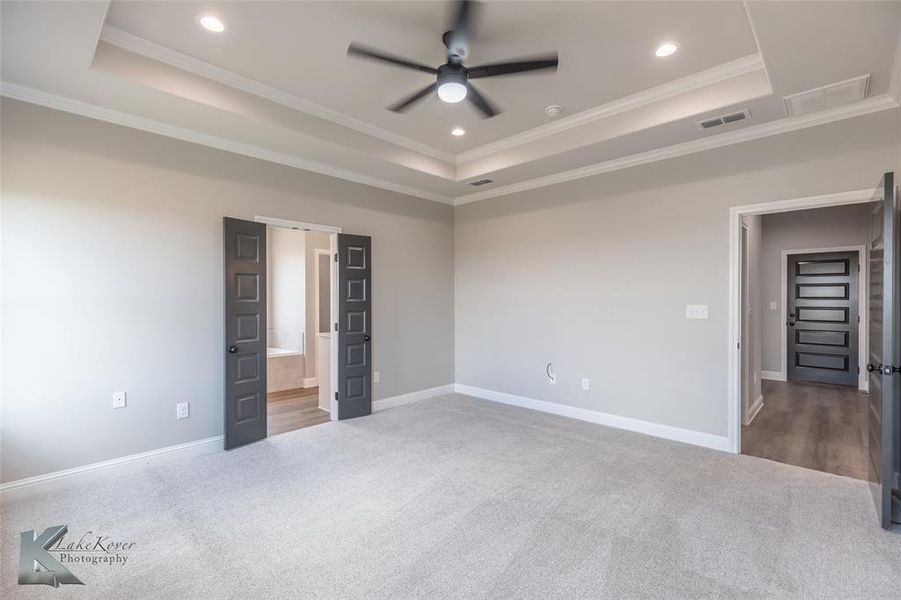 Spacious, unfurnished interior of a new home in , Abilene (Image 29).