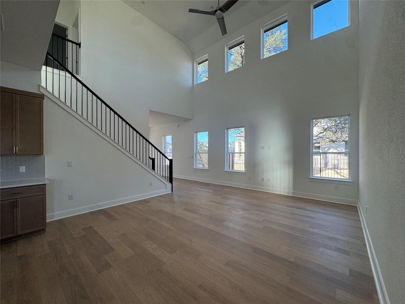 Spacious, unfurnished interior of a new home in Persimmon, Buda (Image 25).