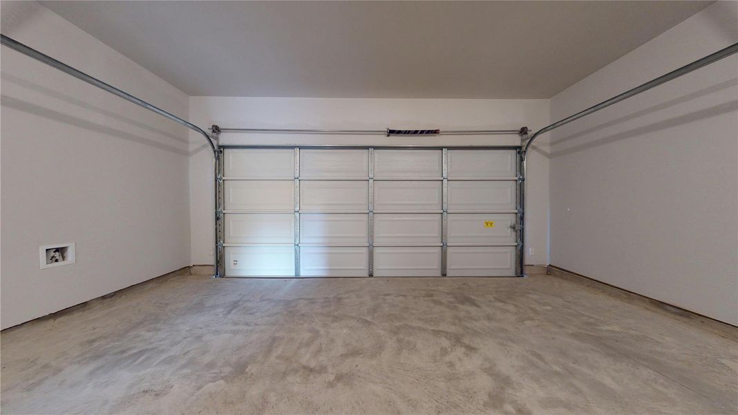 Spacious, unfurnished interior of a new home in Lexington Heights 50', Willis (Image 39).