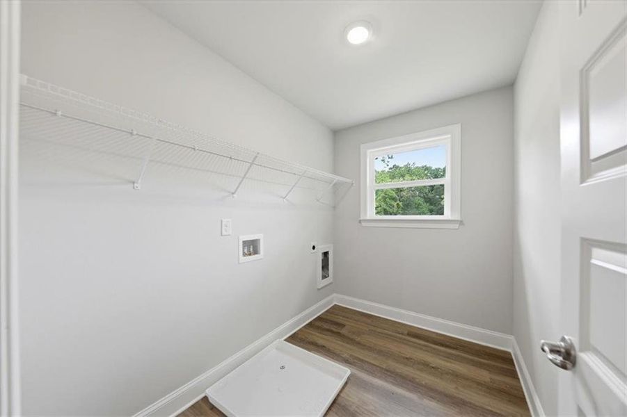 Spacious, unfurnished interior of a new home in Tuscany Hills, Douglasville (Image 41).