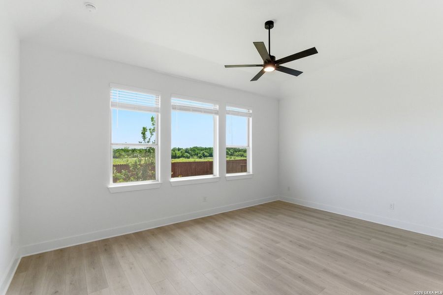 Spacious, unfurnished interior of a new home in Stillwater Ranch, San Antonio (Image 11).