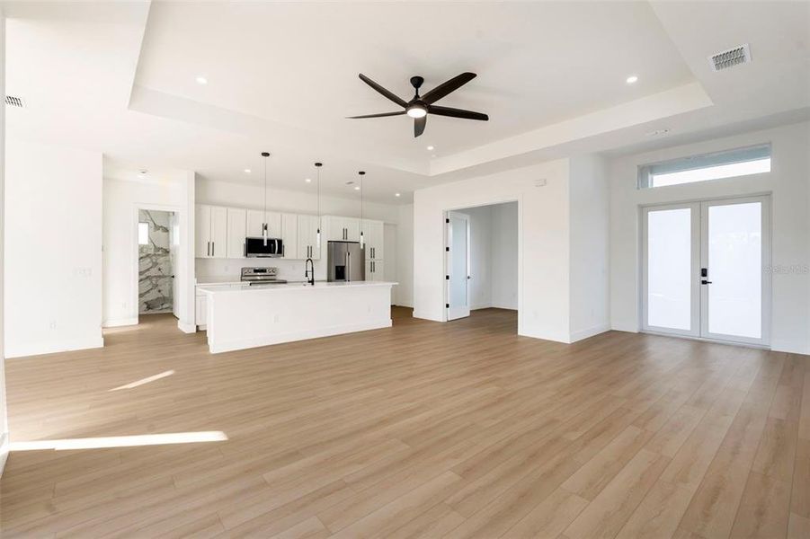 Spacious, unfurnished interior of a new home in , Placida (Image 20).