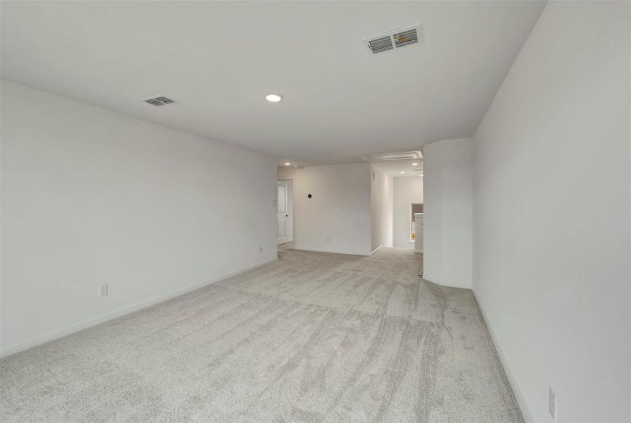 Spacious, unfurnished interior of a new home in Beacon Point at Lago Mar 50’ Homesites, Texas City (Image 23).