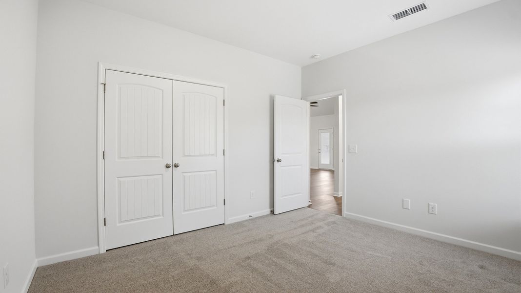 Spacious, unfurnished interior of a new home in Sagewood, Tullahoma (Image 28).