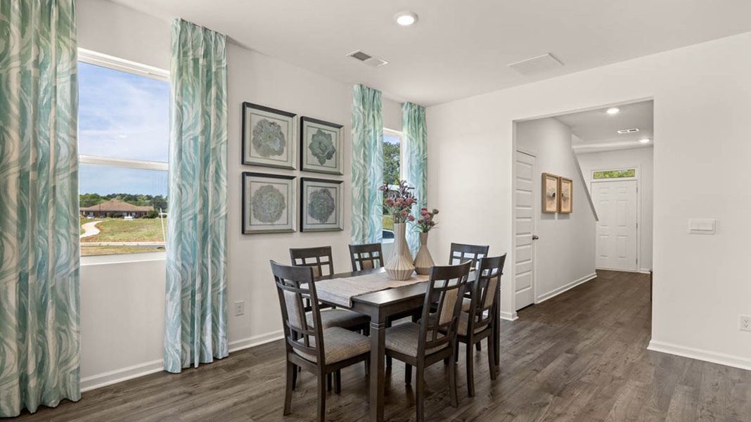 Representative furnished interior of a home built from the Robie by D.R. Horton in Kingston Ranch at Lake Oconee, Buckhead (Image 18).
