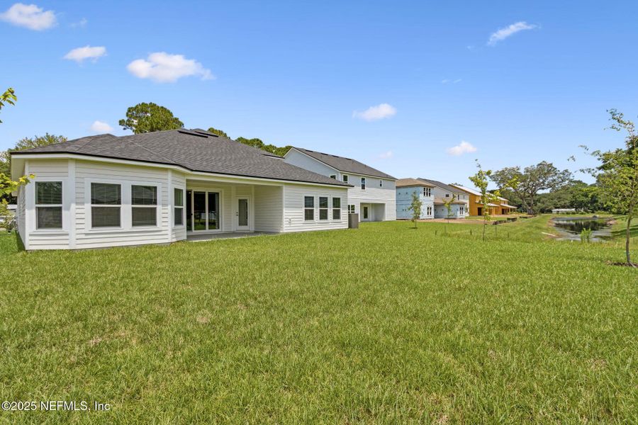 Exterior details and patio area of a home in Pirates Bluff, Yulee (Image 20).