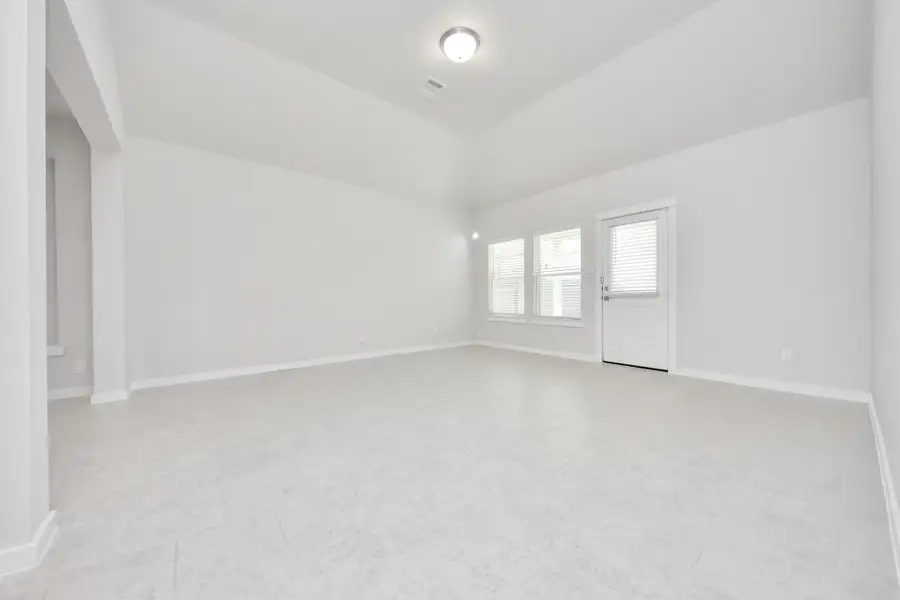 Spacious, unfurnished interior of a new home in Willow Trace, Spring (Image 27).
