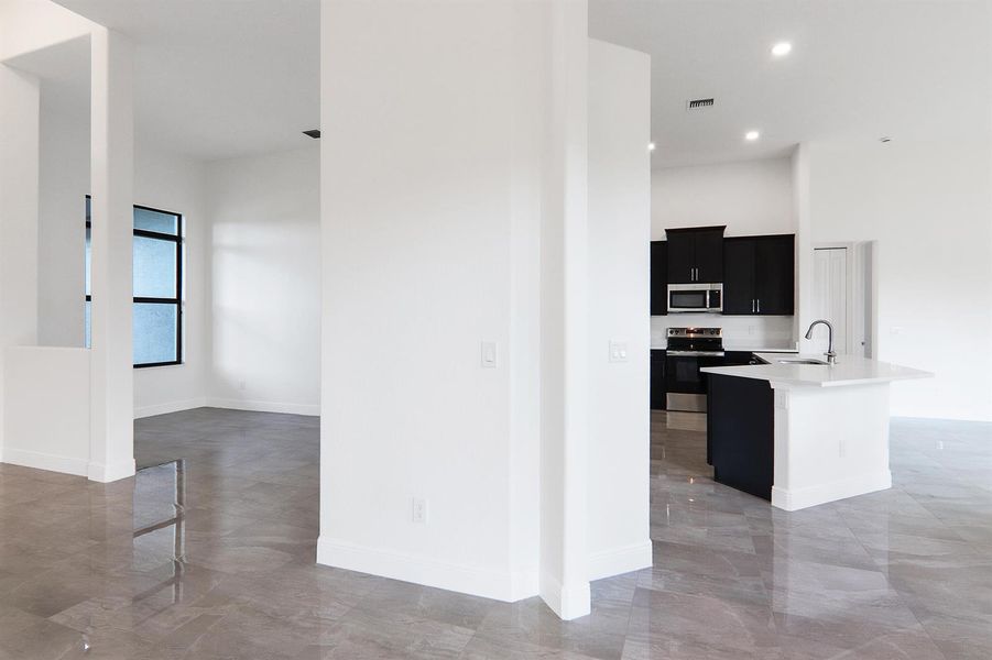 13 - Open Floor 13 - Open Floor