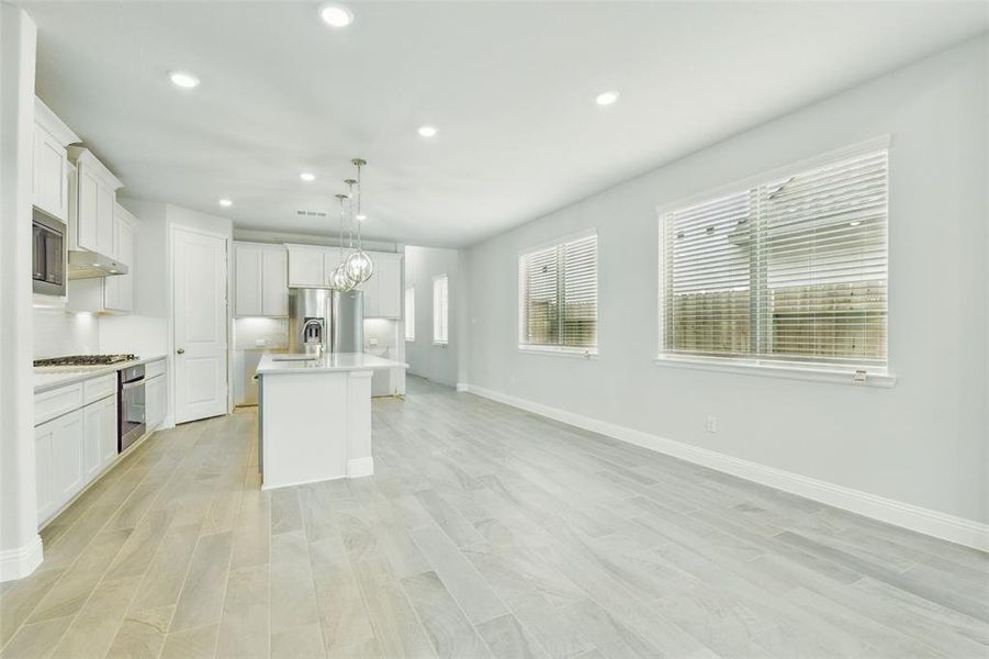 Spacious, unfurnished interior of a new home in Evergreen 40', Conroe (Image 22).