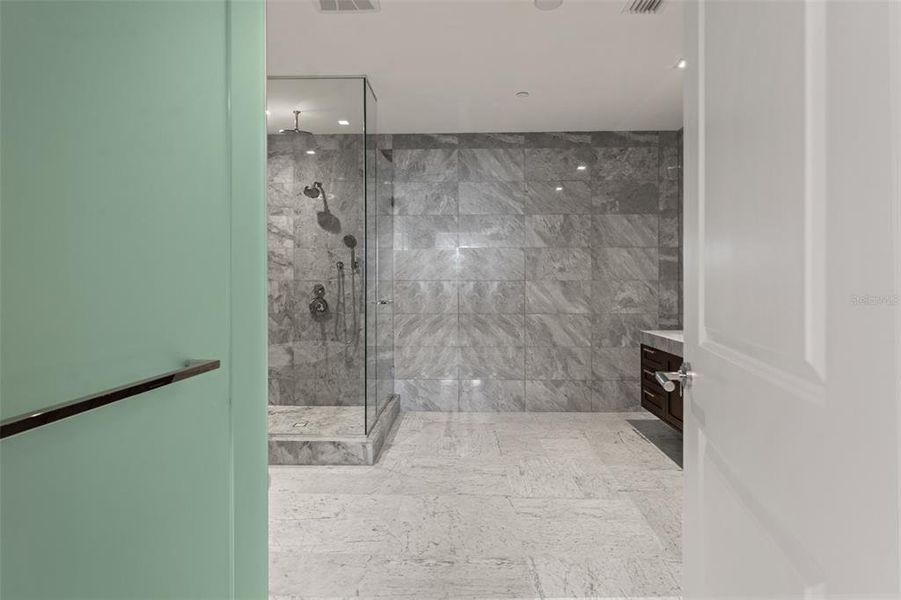 Image 89 of a home in .