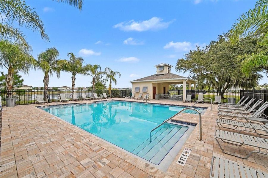 Community amenities in , Edgewater (Image 28).