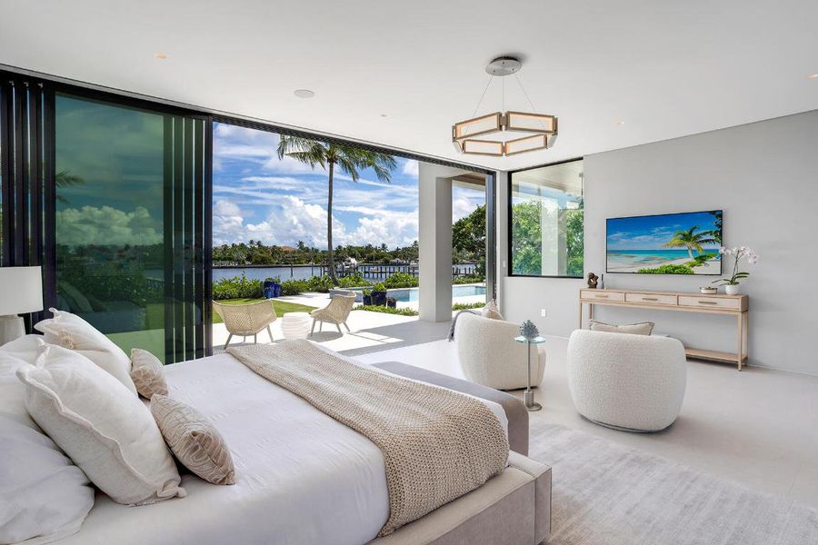 Daytime Downstairs Primary Bedroom