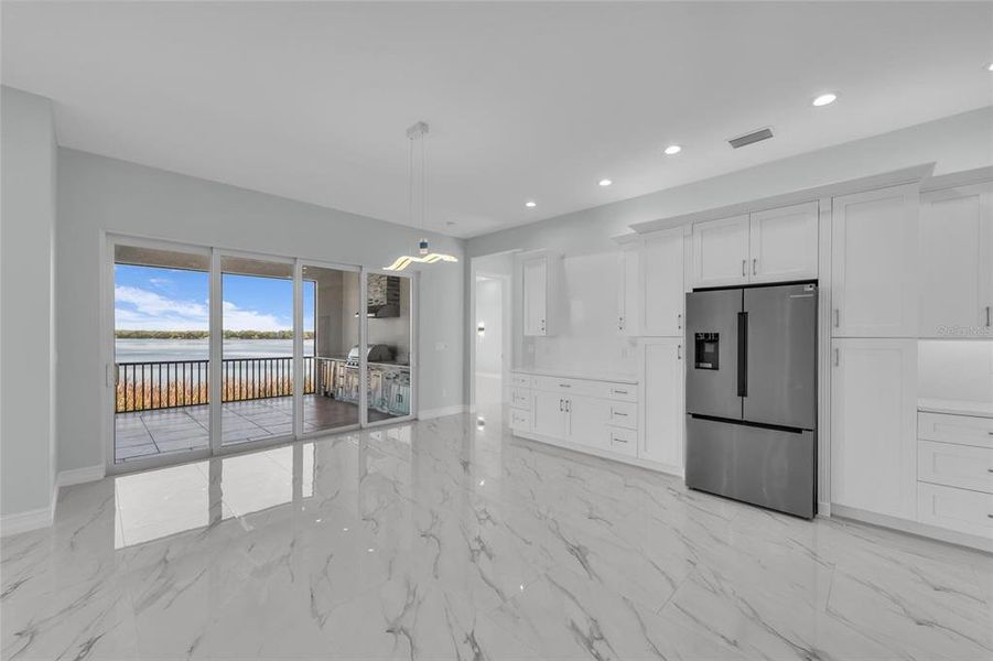 Spacious, unfurnished interior of a new home in , Punta Gorda (Image 51).