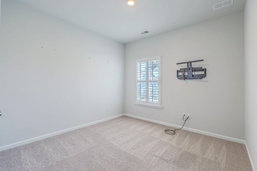 Spacious, unfurnished interior of a new home in The Ponds, Summerville (Image 19). Spacious, unfurnished interior of a new home in The Ponds, Summerville (Image 19).