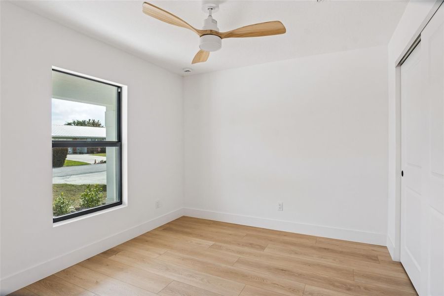 Middle guest bedroom Middle guest bedroom