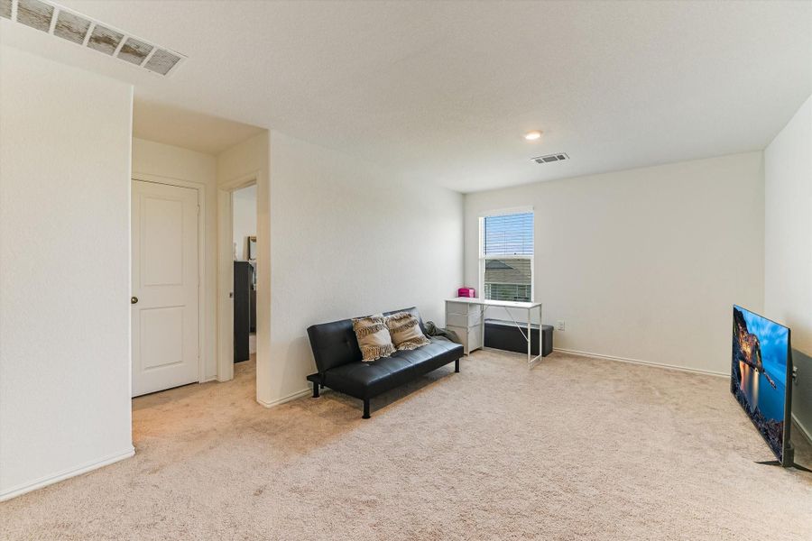 Furnished interior view inside a new home in Summerside, Lockhart (Image 16).