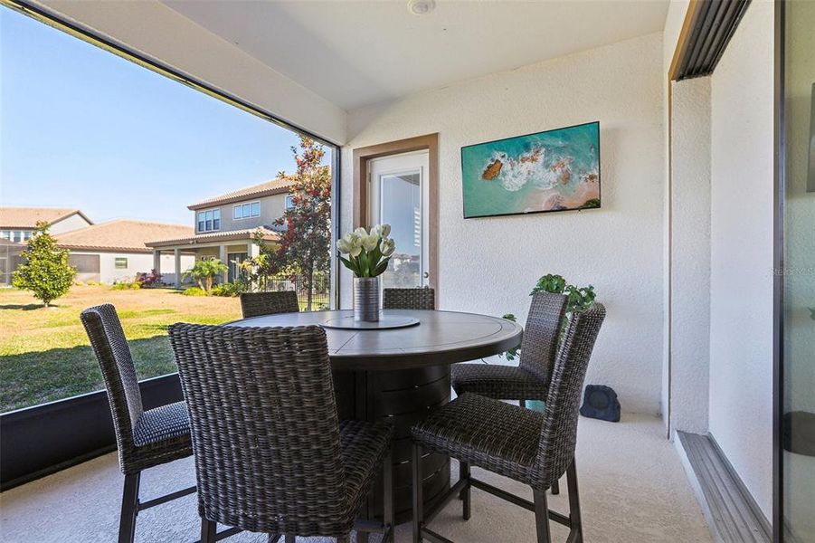Exterior details and patio area of a home in , San Antonio (Image 29).