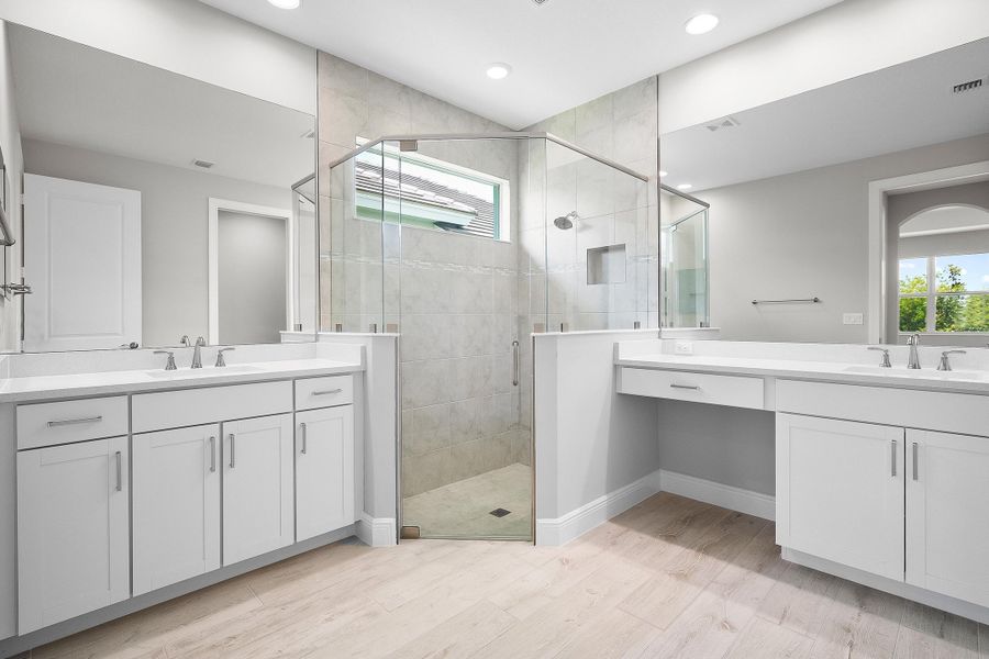 Master Bath | 12471 SW Sunrise Lake Terrace