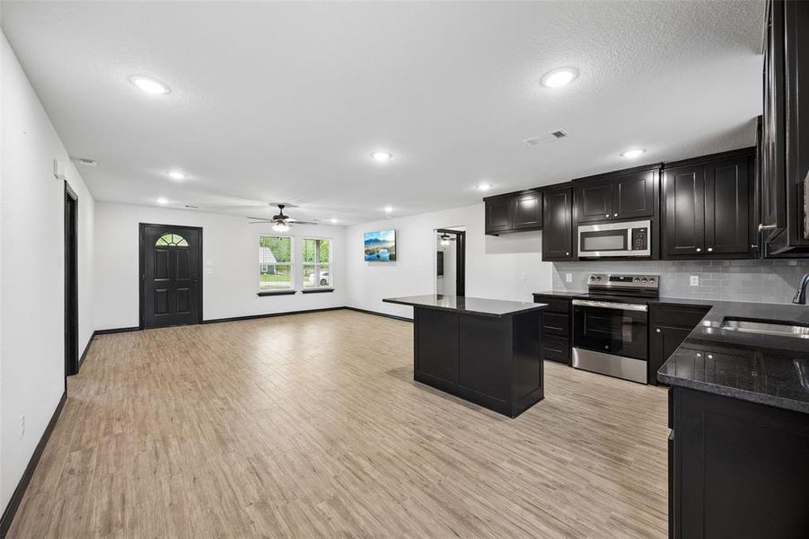 Image 28 of a home in .