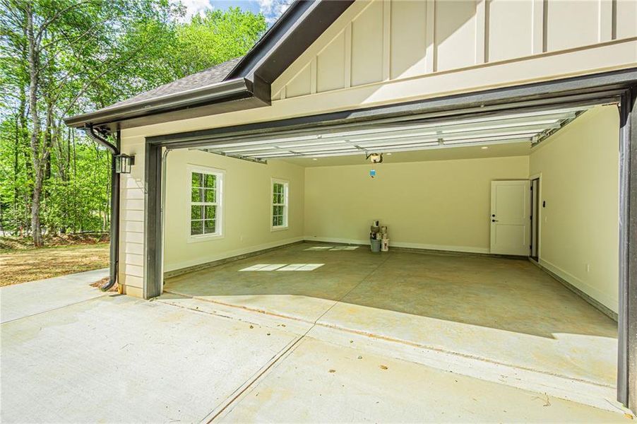 Exterior details and patio area of a home in , Dawsonville (Image 31).