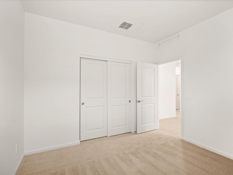 Spacious, unfurnished interior of a new home in Las Patrias at Star Valley Phase III - Premier Series, Tucson (Image 16).