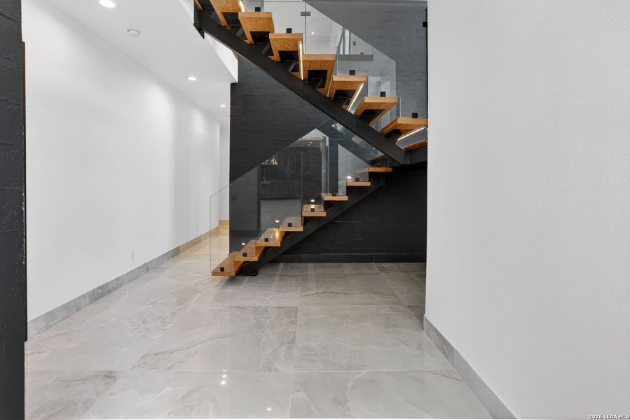 Image 53 of a home in .