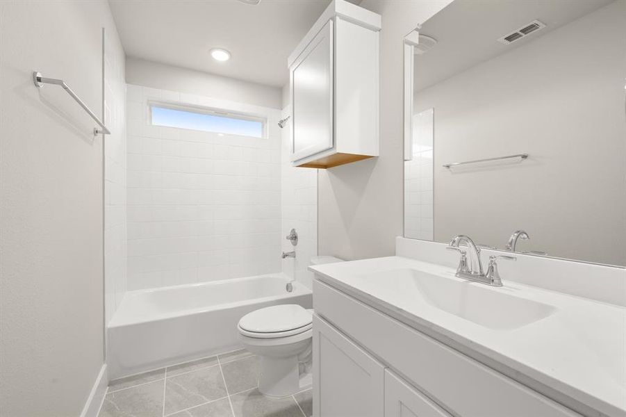 1408 Blackthorne- Bathroom-2