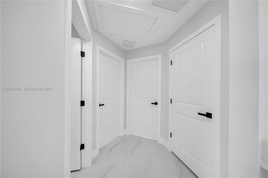 Spacious, unfurnished interior of a new home in , Lehigh Acres (Image 11).