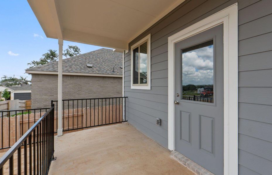 Exterior details and patio area of a home in La Cima, San Marcos (Image 18).