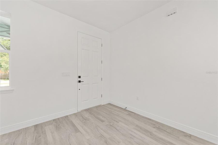 Spacious, unfurnished interior of a new home in , Summerfield (Image 17).