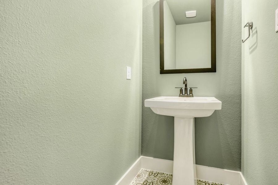 613 Damsel June - Powder Bathroom 613 Damsel June - Powder Bathroom