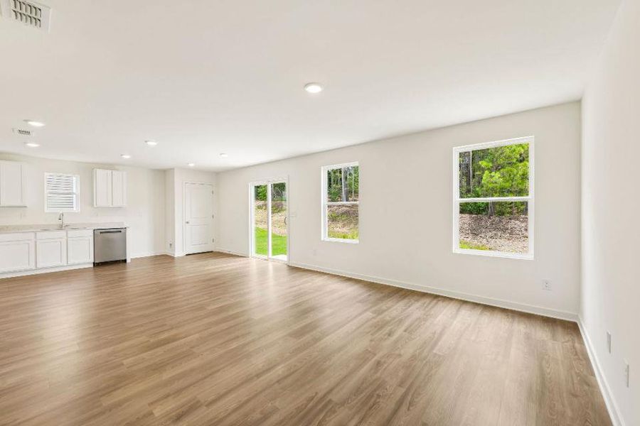 Spacious, unfurnished interior of a new home in Kinsale, Macon (Image 14). Spacious, unfurnished interior of a new home in Kinsale, Macon (Image 14).