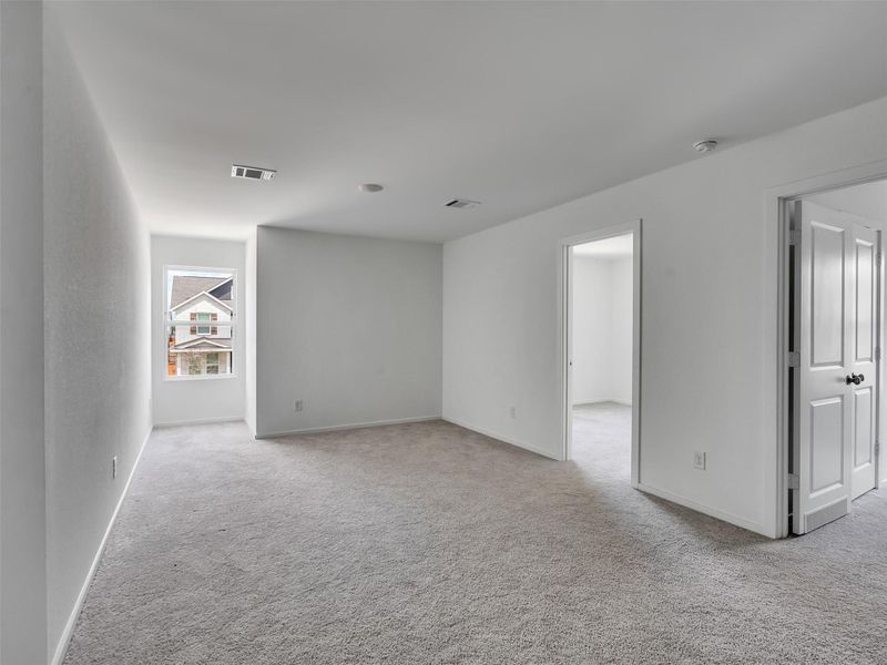 Spacious, unfurnished interior of a new home in , Katy (Image 37).