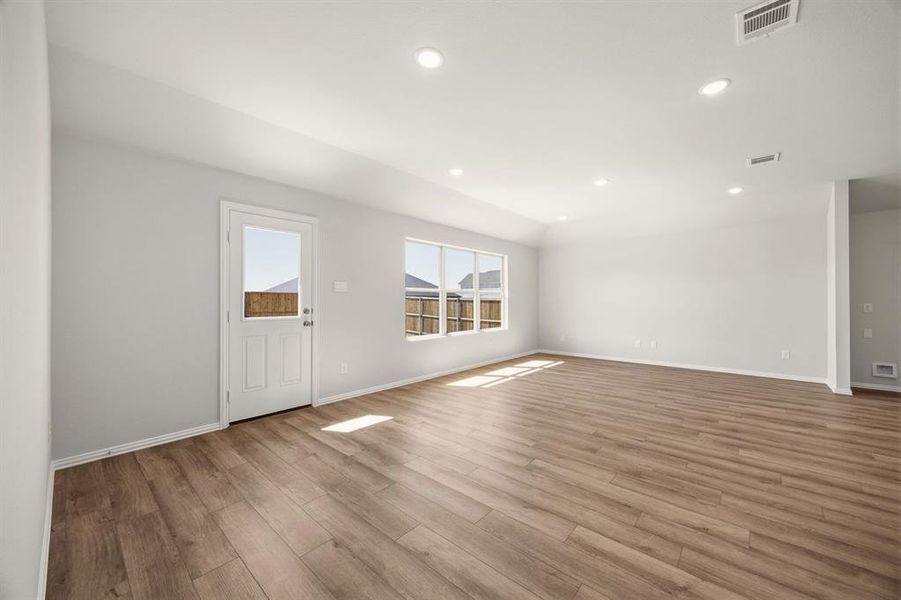 16-web-or-mls-547-frst-hvn-dr 16-web-or-mls-547-frst-hvn-dr