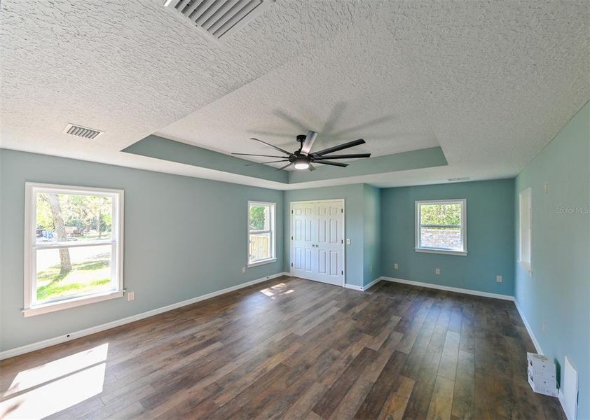 Spacious, unfurnished interior of a new home in , Lecanto (Image 35).