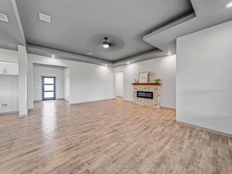 Spacious, unfurnished interior of a new home in , Celeste (Image 30).