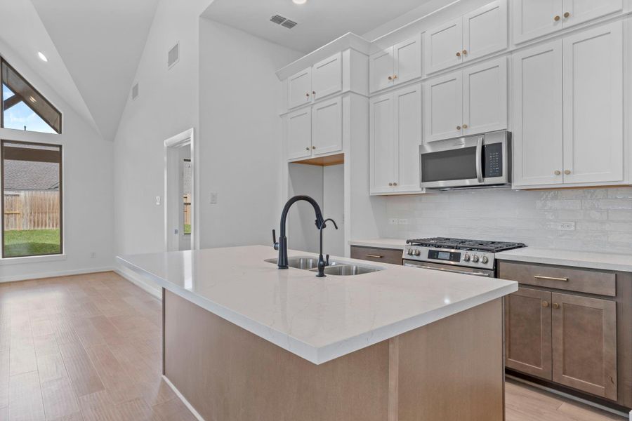 Furnished interior view inside a new home in , Missouri City (Image 8).
