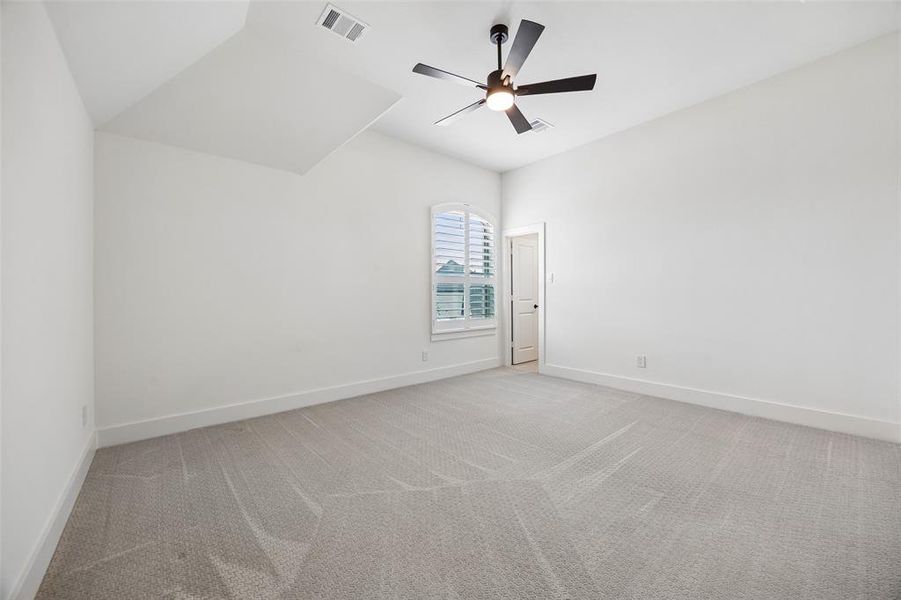 Spacious, unfurnished interior of a new home in Cambridge Estates, Prosper (Image 33). Spacious, unfurnished interior of a new home in Cambridge Estates, Prosper (Image 33).