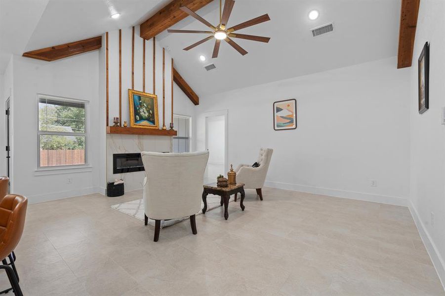 Furnished interior view inside a new home in , Fort Worth (Image 8).