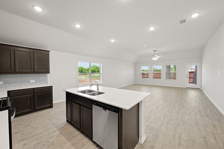 2833 Hay- Kitchen-4