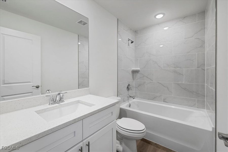 Furnished interior view inside a new home in Cape Coral, Cape Coral (Image 14).